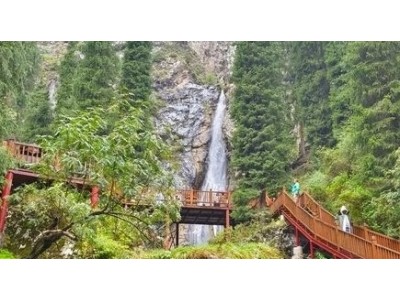 乌鲁木齐南山牧场+西白杨沟景区+乌鲁木齐乌拉斯台一日游