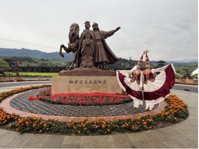 扬州文化润疆再添新地标，新疆新源县细君公主广场建成开放